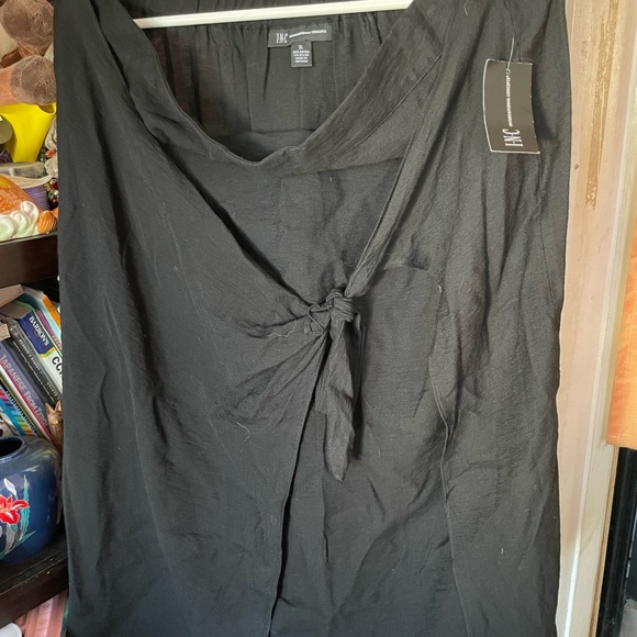 INC black skirt NWT size xl - Picture 3 of 3